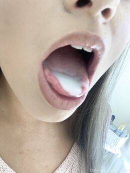 Ellie May (ellalxox)