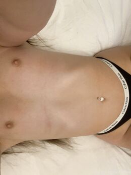 Ellie May (ellalxox)