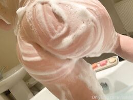 Ellie May (ellalxox)