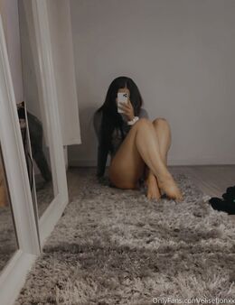 Elise Clayton (elisefionxx)