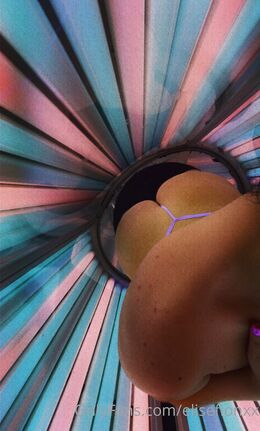 Elise Clayton (elisefionxx)