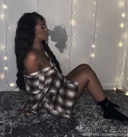 Elise Clayton (elisefionxx)