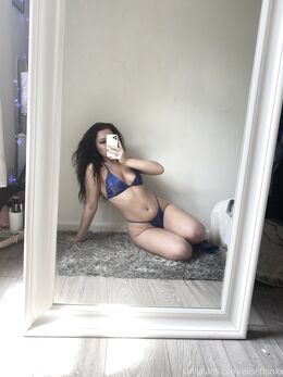 Elise Clayton (elisefionxx)